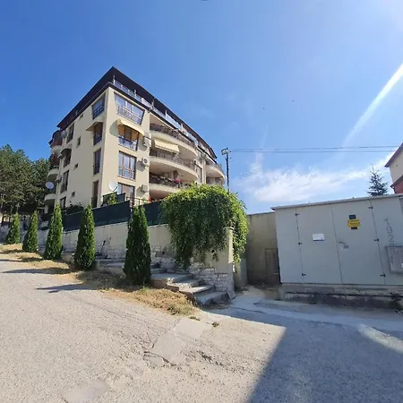 Port Natura Apartment Warna